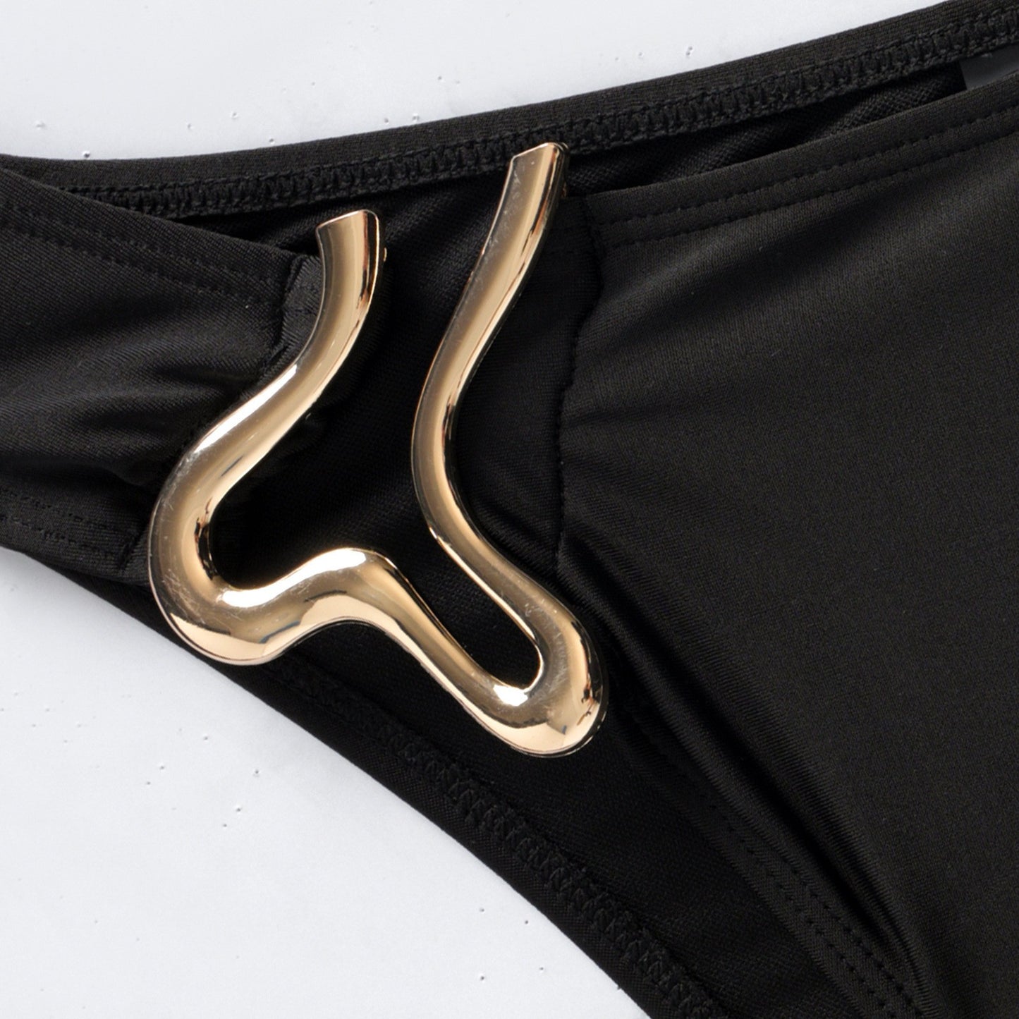 Single shoulder metal jewelry swimsuit