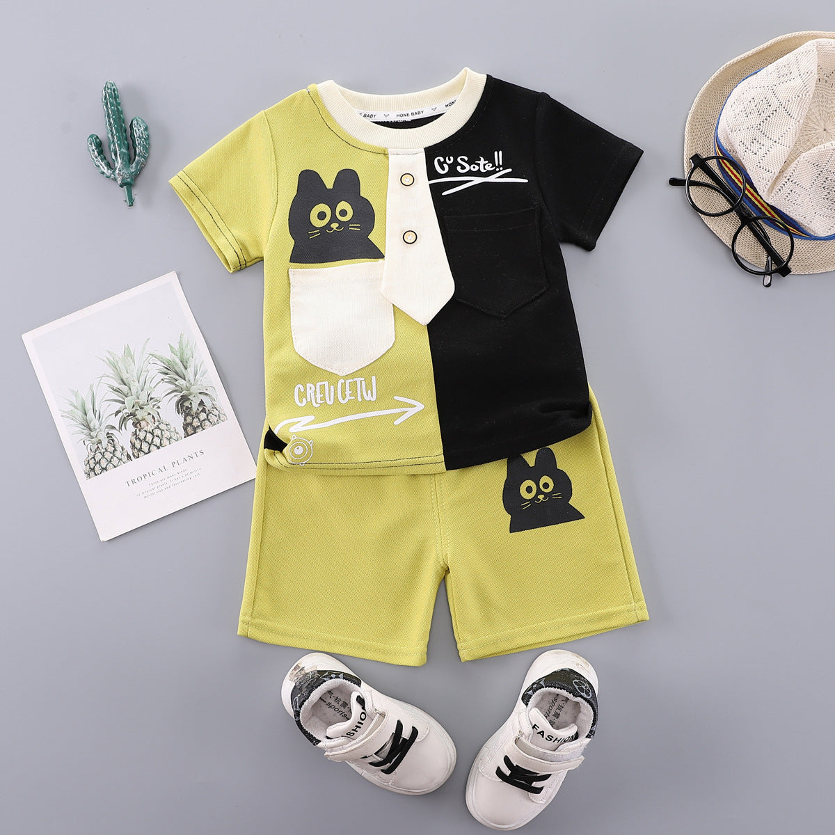 Two piece set of round neck shirt with patchwork short sleeves